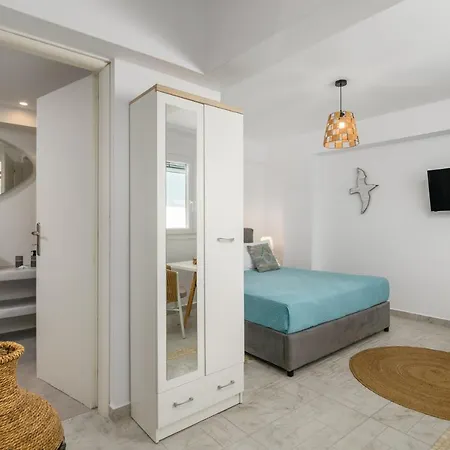 Kapetan Giannis Suite Adamantas  Exterior photo